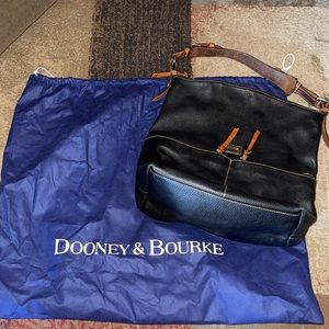 Dooney & Bourke Dillen Pocket Sack Shoulder (m)